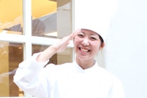 ザ・ナハテラス 与那嶺　裕子の写真