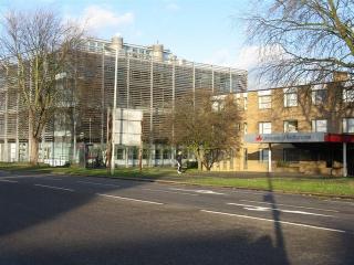 ベッドフォードシャー大学							